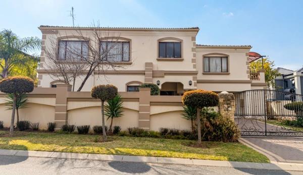 6 Bedroom House