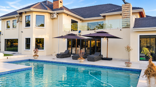 6 Bedroom House