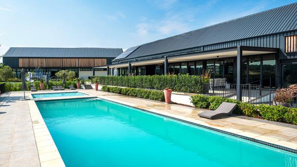 650 m² Land