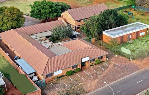 997 m² Office Space