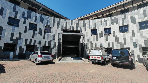 1 225 m² Office Space