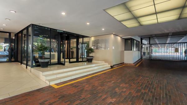 610 m² Office Space