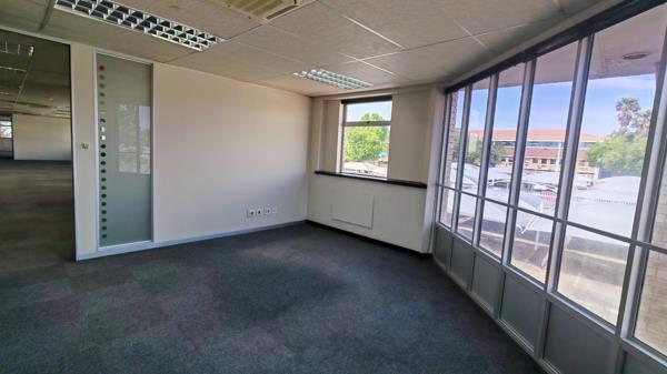 1 400 m² Commercial space