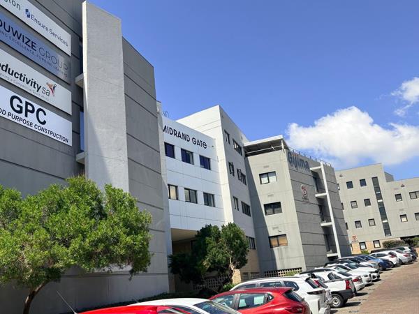 738 m² Commercial space