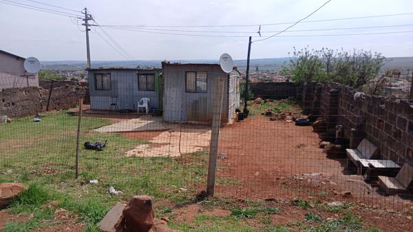 250 m² Land