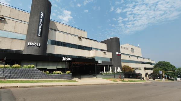 625 m² Office Space