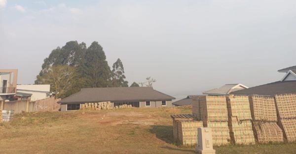 742 m² Land