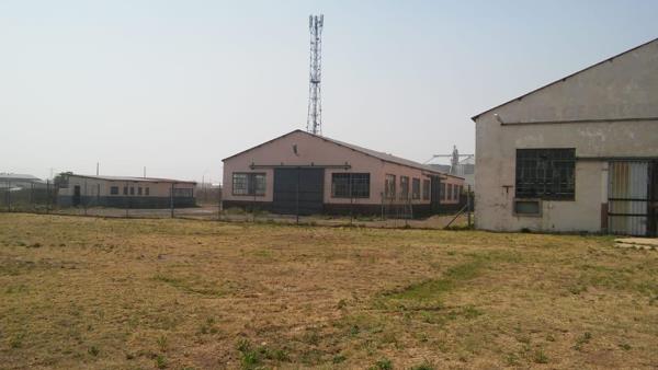 880 m² Industrial space