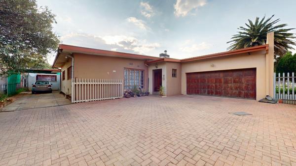 6 Bedroom House