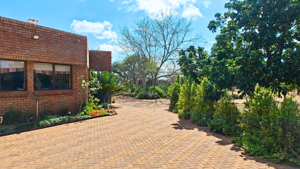 2.2 ha Smallholding