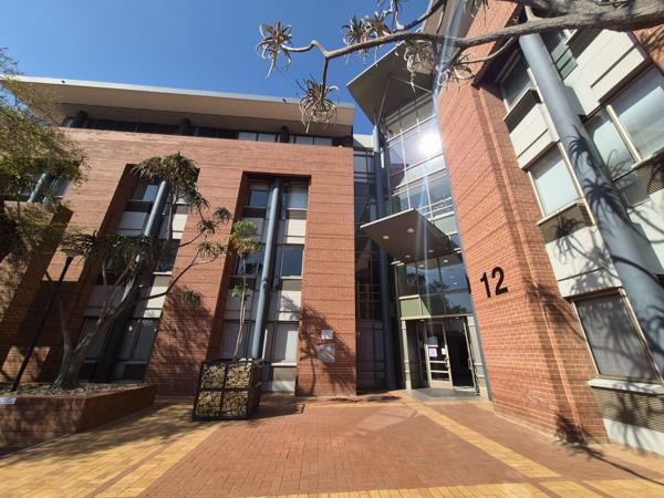 711 m² Commercial space