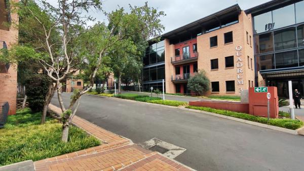 567 m² Office Space