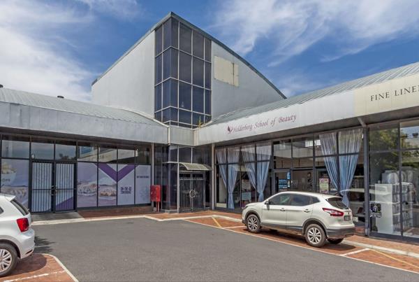 365 m² Commercial space