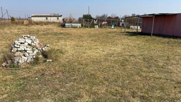 1 990 m² Land