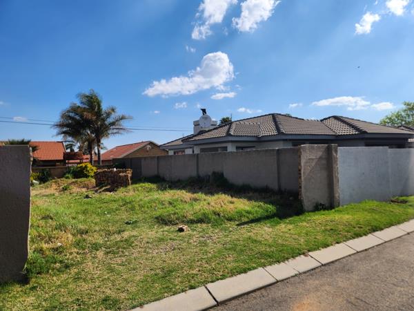345 m² Land