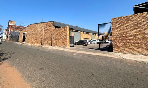 1 050 m² Industrial space