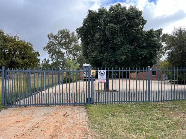 4.3 ha Smallholding