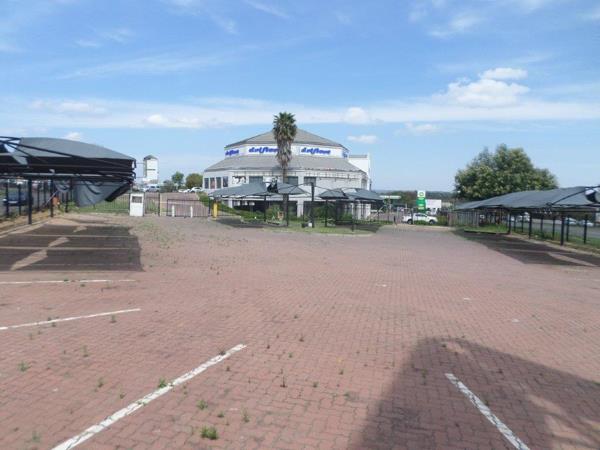 1 400 m² Retail Space