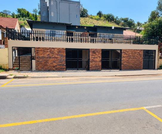 8 Bedroom House