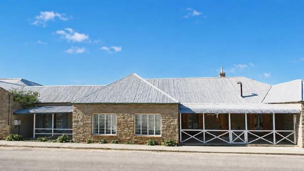 8 Bedroom House