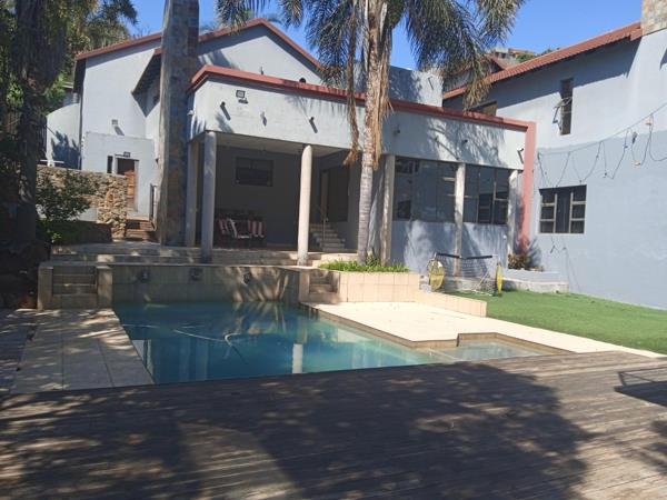 6 Bedroom House