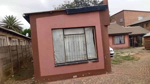 6 Bedroom House