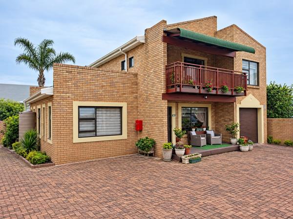 4 Bedroom Townhouse