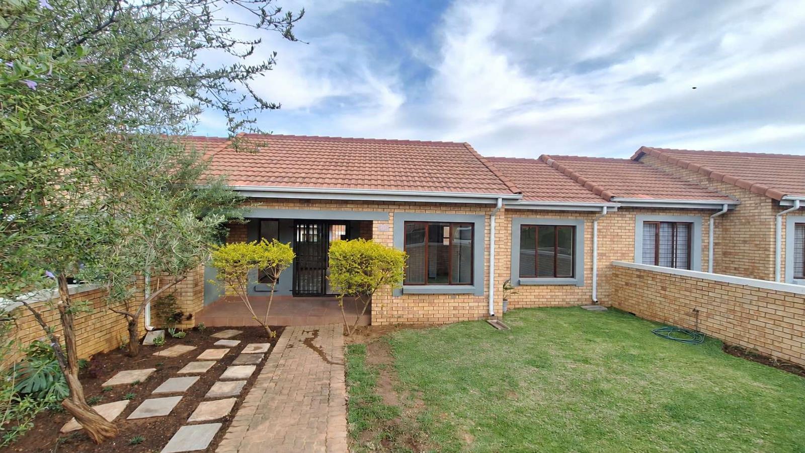 2 Bedroom Townhouse in Randpark Ridge