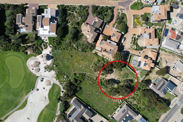 931 m² Land