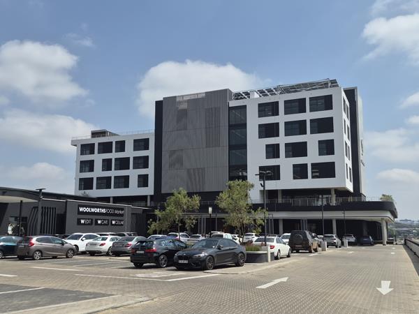 881 m² Commercial space