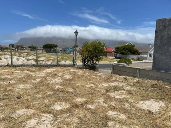 613 m² Land