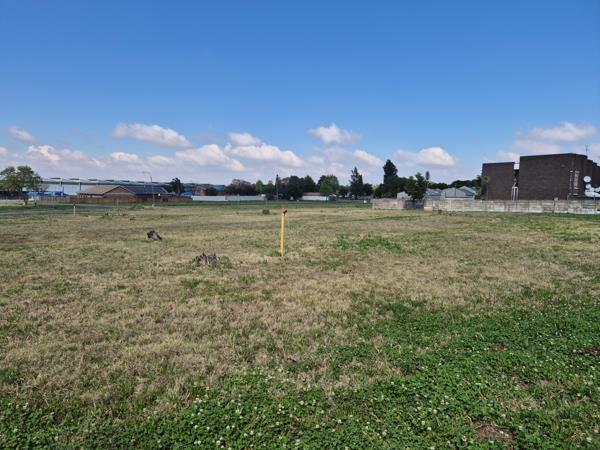 2 102 m² Land
