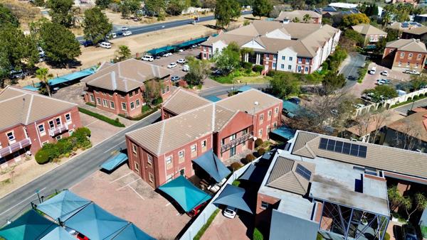 785 m² Commercial space