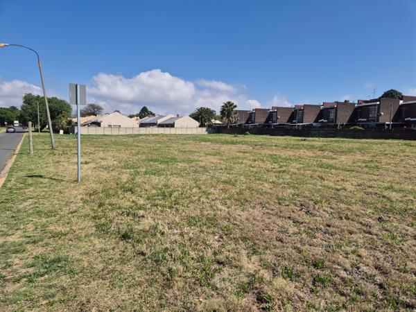 1 090 m² Land
