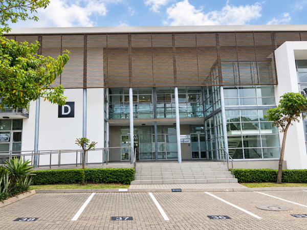 242 m² Commercial space