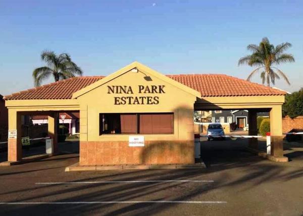 702 m² Land