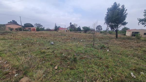 1 880 m² Land
