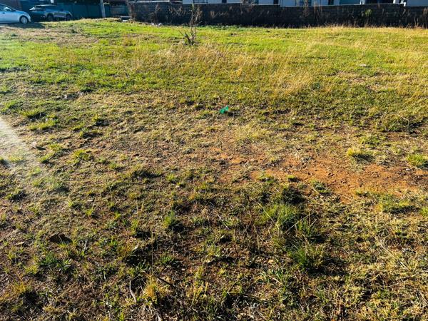 300 m² Land