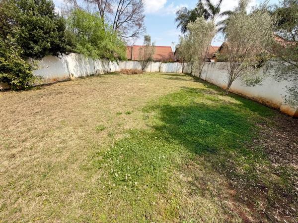 367 m² Land