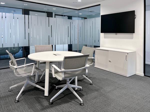 1 m² Office Space