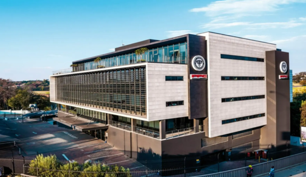 1 082 m² Commercial space