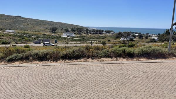 400 m² Land