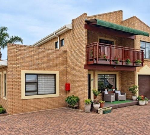 4 Bedroom Townhouse