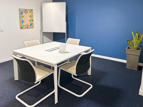 1 m² Office Space