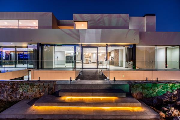 7 Bedroom House