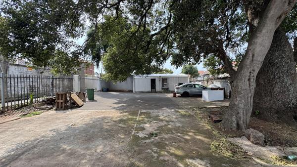 1 965 m² Land
