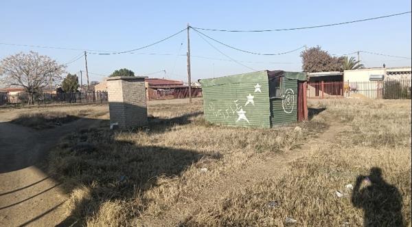 400 m² Land