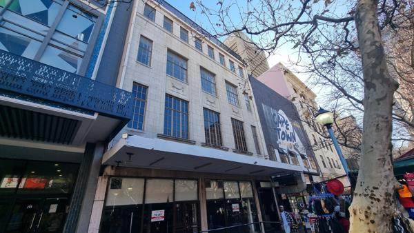 928 m² Office Space