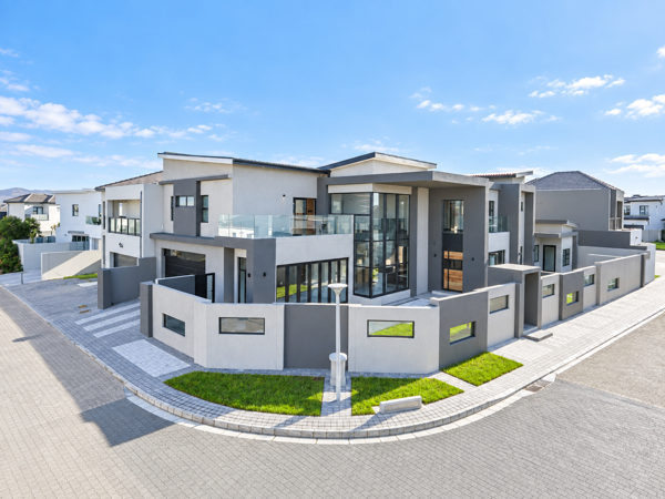 6 Bedroom House