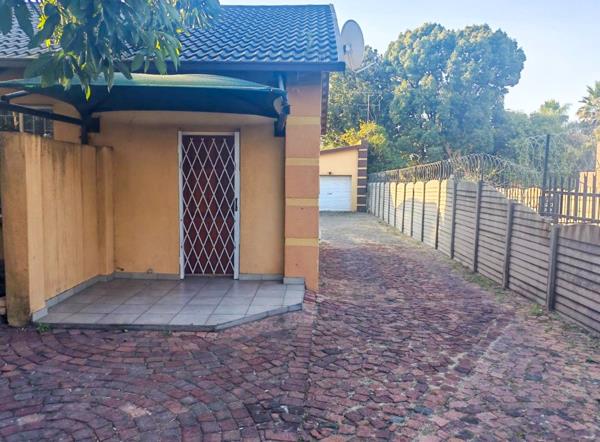 6 Bedroom House